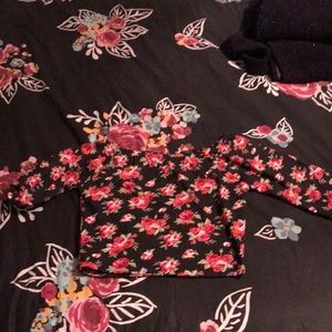 Off the shoulder half sleeve crop top